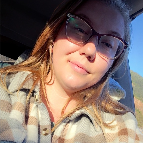 Meet your Posher, Teisha - Picture 3 of 9